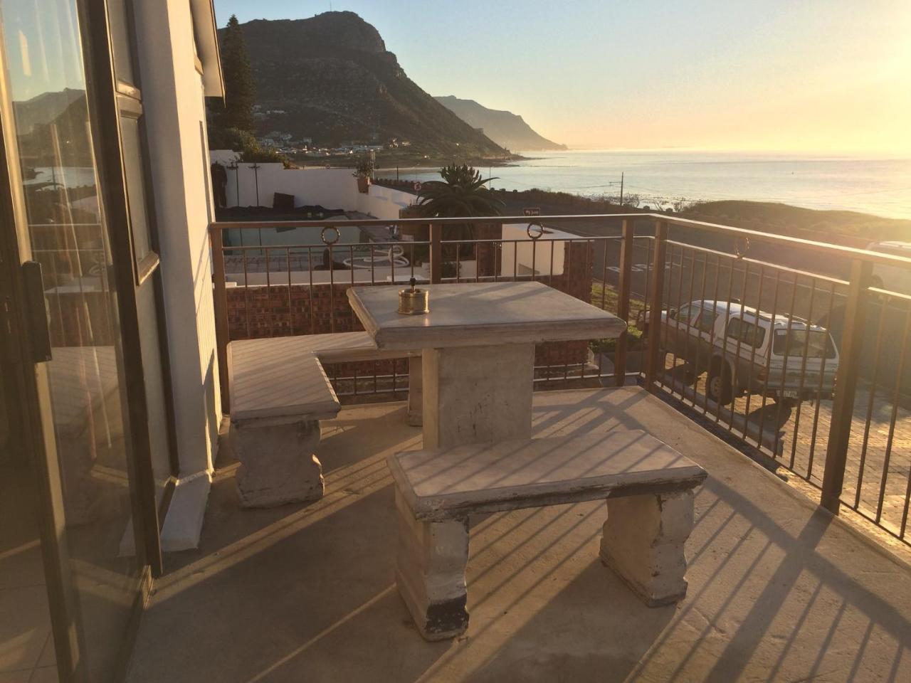 Ollava Guesthouse Simonʼs Town Kültér fotó